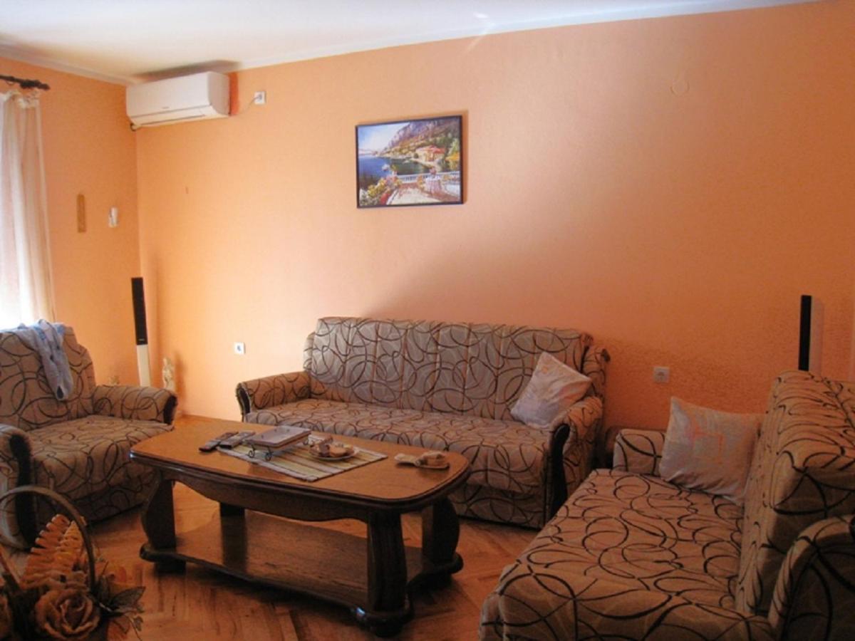 Apartment Stana Petrovac Exteriör bild